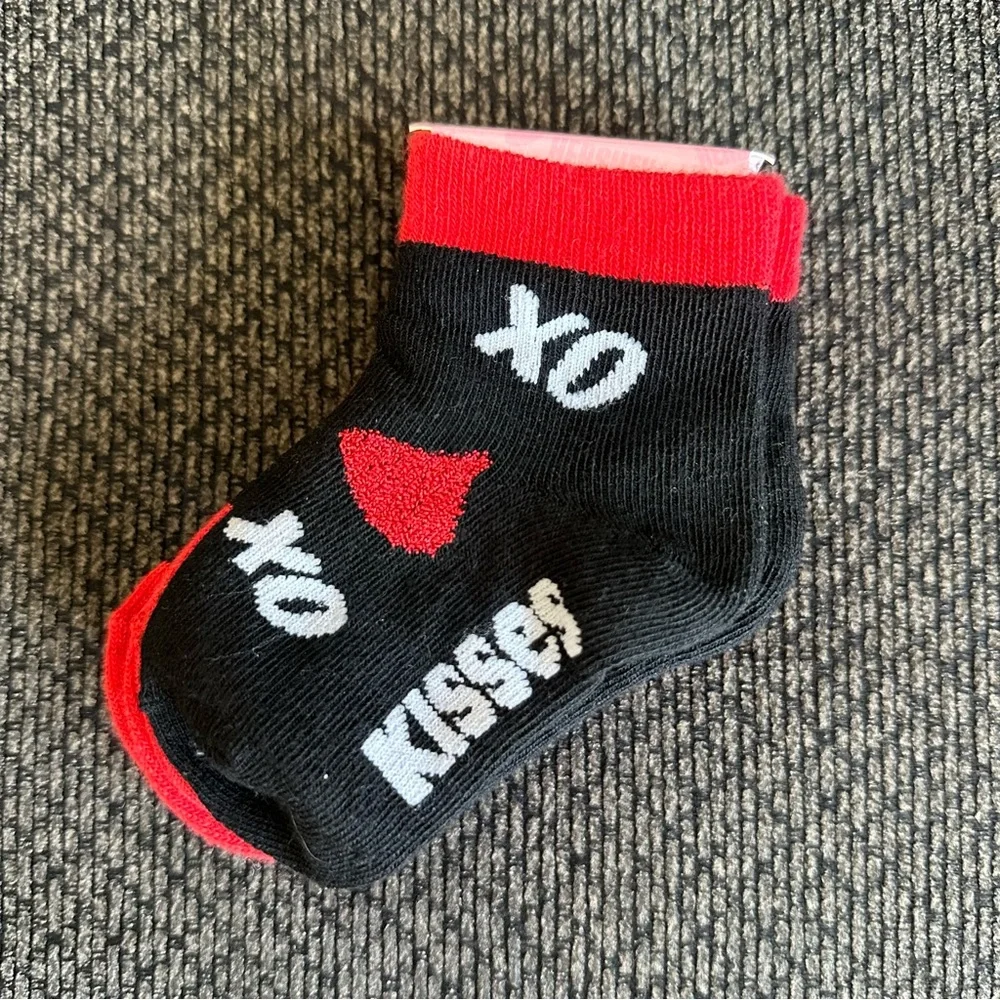 Valentine Hershey 3 pairs Infant ankle socks size 2T- 3T